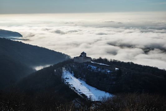 vue-dune-montagne-recouverte-de-neige-e_rWhi0F1_I