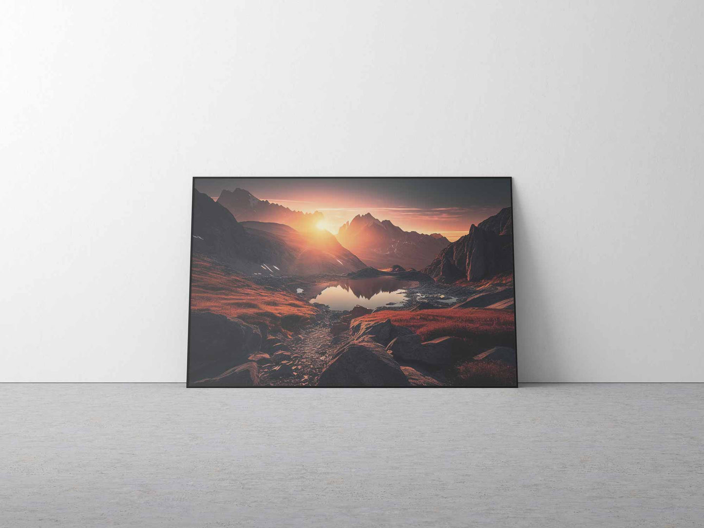 affiche d'une photo d'un paysage de montagne avec le soleil levant jaune dans un cadre noir